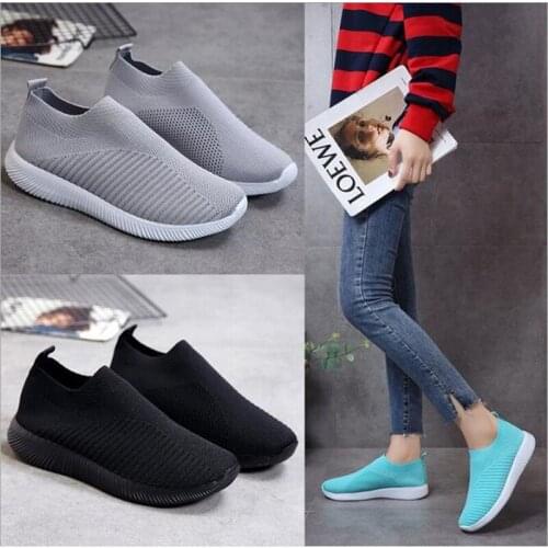 Womens Breathable Mesh Running Shoes Knitted Sock Shoes Ultra Light Slip On Sneakers Women Fitness Outdoor Sport Shoes