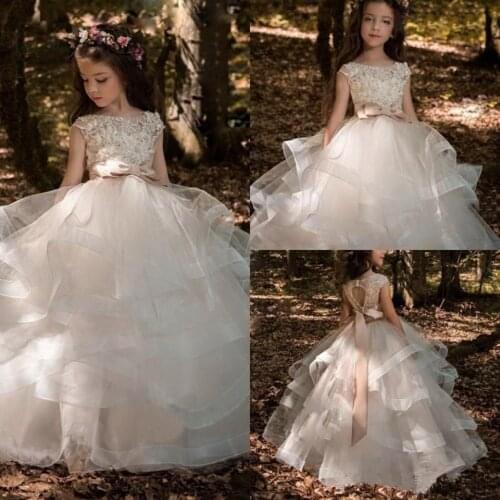 Elegant Champagne Flower Girl Dresses Lace Appliqué Sleeveless Cascading Kids Pageant Gown For Weddings First Communion Dresses
