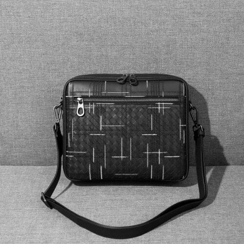 ISHARES Genuine Leather Ins Messenger Bag in Woven Calf Leather for Man Fashion Quality Chic Bags Special Style Stitch IS8086G