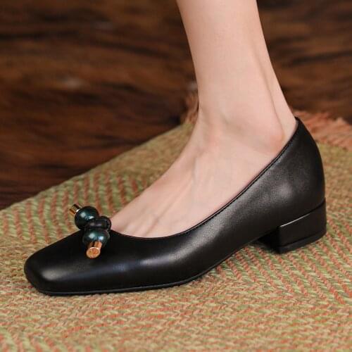 Autumn 2021 New Bow French Retro Small Fresh Chocolate High Heels Square Toe Large Size Casual Bead String Ladies Pumps