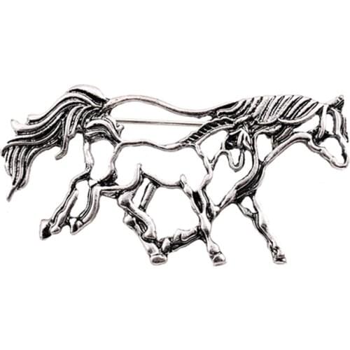 New hollow out the 2020 hand swift horse cardigan delicate brooch brooch woman trench coat