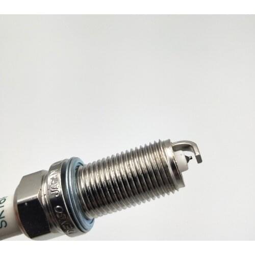 8PCS/ lot 9091901233 SK1 9091901233 SK16HR11 Iridium Spark Plug For Toyota Camry RAV4 Scion tC 90919-01233 SK16HR-11