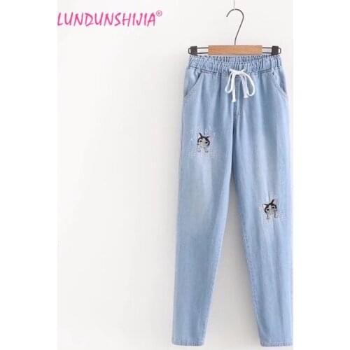LUNDUNSHIJIA 2018 New Spring Cat Embroidery Women Pants Casual Trousers for Ladies Mid Waist Drawstring Denim Jeans