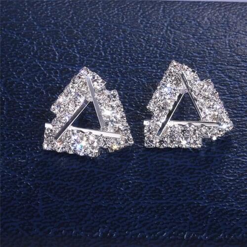 Fashion Triangle Earrings Exquisite Charm Valentines Day Gift Minimalist Temperament Womens Party All-Match Jewelry Wholesale