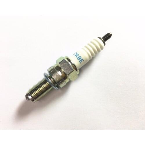 Spark Plug CR8E For Benelli Stels BN251 TNT25 BN302 TNT300 BN600 TNT600 TRK502 Keeway RK6 / BN TNT 25 251 300 302 600