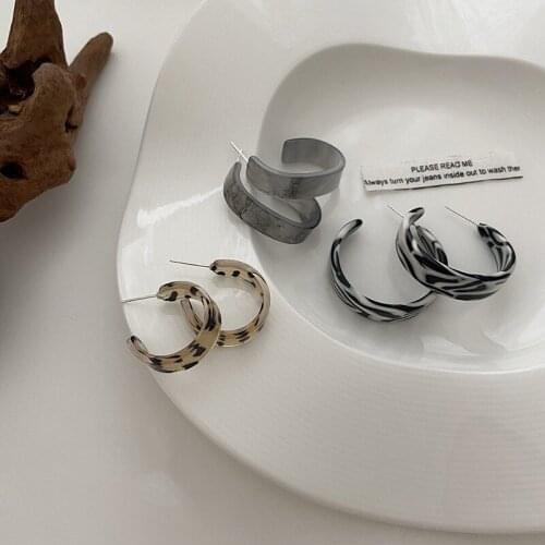 Origin Summer Trendy Clear Leopard Resin Arcylic Earrings for Women C Shaped Geometric Big Open Hoop Earrings Party Jewelry