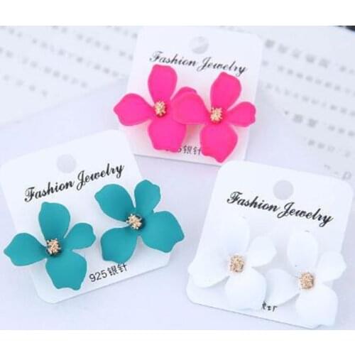 New Fashion Plant Resin Women Hyperbole Stud Earrings Small Fresh Earrings With Color Flowers Trendy Lovely Women Jewelry