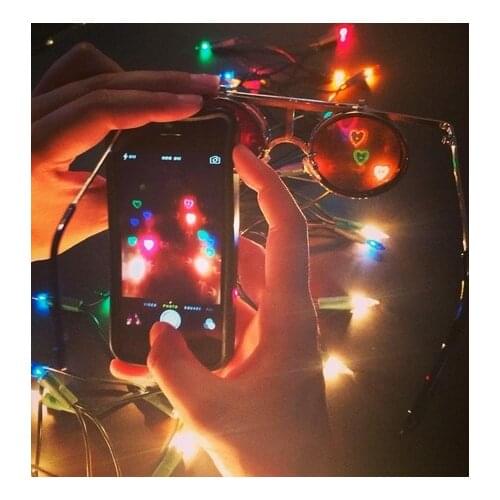 Black metal flip up frame 3D Heart diffraction glasses