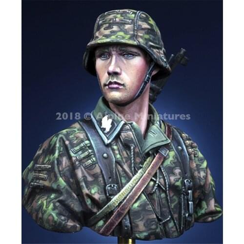 WWII Grenadier Soldier Bust Resin Figure 1/16 Scale Model Figure Resin Kit Bust Colorless Self-Assembled Toy