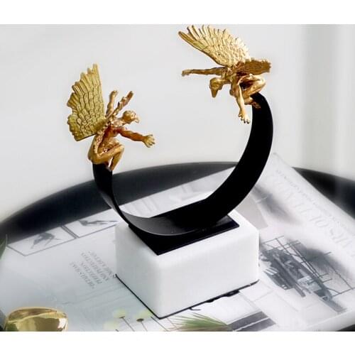 TWO GOLD ANGELS STAND ON A SEMICIRCULAR METAL BALANCE BRACKET ORNAMENTS MODERN HOME DECOR MARBLE CRAFT ORNAMENTS STATUES