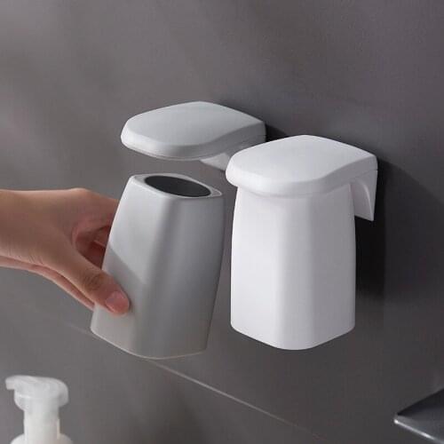 Bathroom Magnetic Suction Mouthwash Cup Wall-mounted Plastic Drain Shelf Holder Tooth Brushing Cups Household C1
