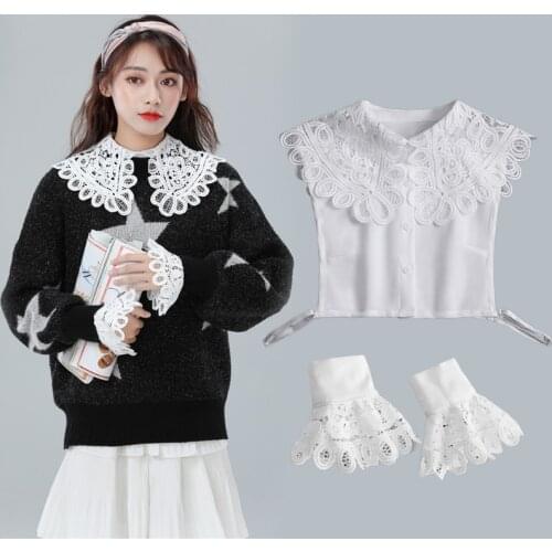 Women 2Pcs Hollow Lace Large Lapel False Collar with Fake Sleeves Wristband Set