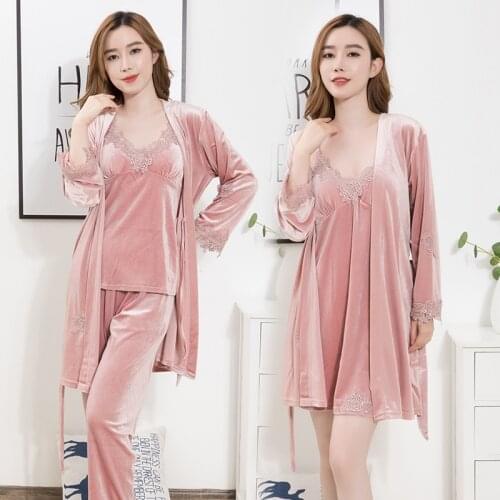 New Gold Velvet 2 Pieces and 4 Pieces Warm Winter Pajamas Sets Women Sexy Lace Robe Pajamas Sleepwear Kit Sleeveless Nightwear