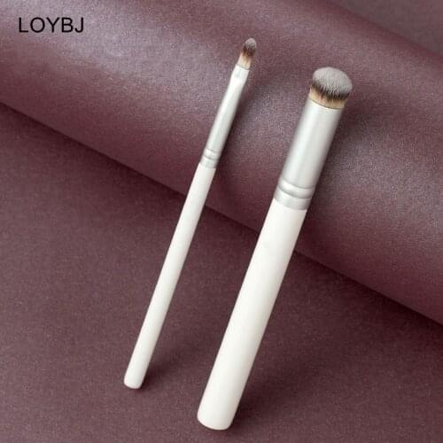 LOYBJ White Concealer Makeup Brushes Round Precision Conceal Acne Marks Dark Circles Tongue Type Tear Ditch Brush Make Up Tools