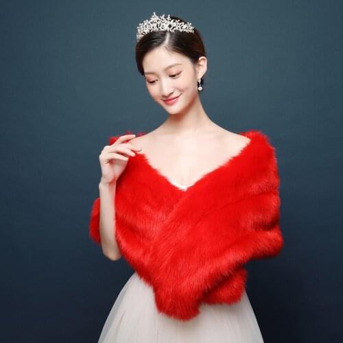 Free Size Red Bridal Wraps Faux Fur Winter Wedding Coats In Stock High Quality Jacket Shrug Shawl Wedding Accessories