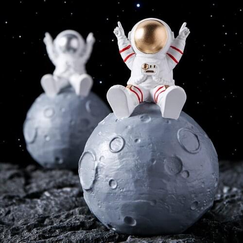 Home Decoration Accessories Modern Astronaut Figurines Resin Embellishments Space Man Model Piggy Bank Kid Birthday Gifts