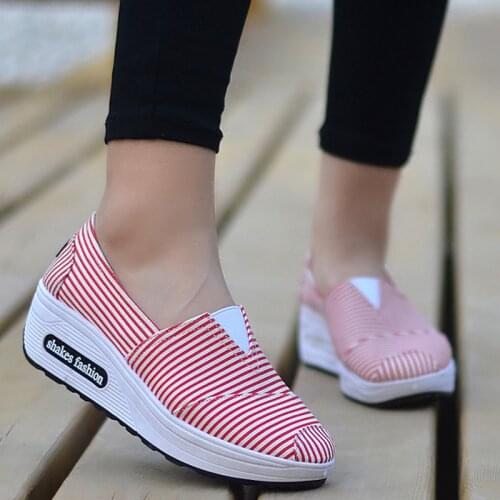 Wedges Shaking Sneakers for girls Swing shoes Slip-On Women Canvas Shoes Gingham Shallow Alpargatas 2019 Summer
