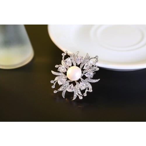 Exquisite fashion micro-inlaid zircon pearl fancy bow brooch crystal from Austrian Women Female wedding bouquet brooch