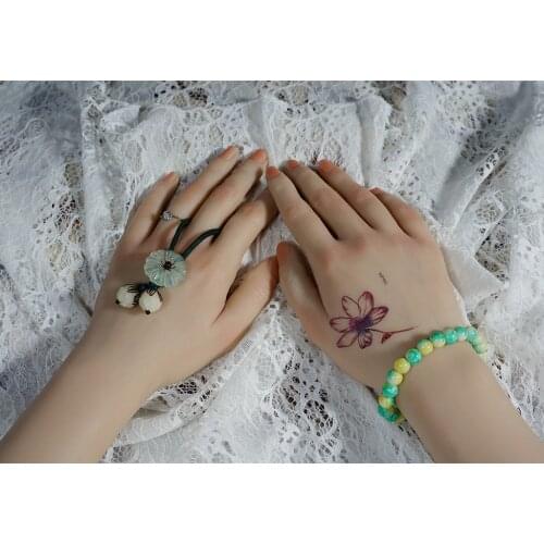 2 Pieces Professional Flexible Soft Silicone Mannequin Model Hand Nail Art Practice/Trainning/Display