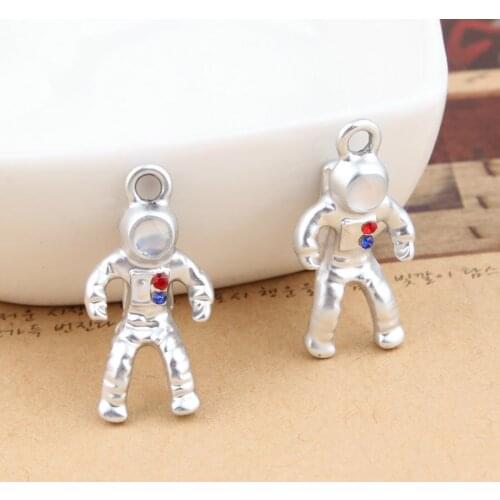 6pcs Fashion Astronaut Pendant Necklace Universe Spaceman Necklace Bracelet Fine Alloy Small Pendant Diy Jewelry Accessories