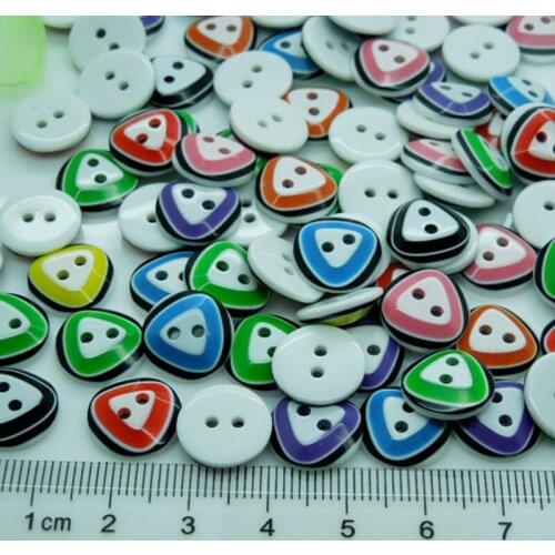 100Pcs Random Mixed Triangle Colours Round Resin Buttons Fit Sewing Scrapbooing DIY Craft 12.5mm