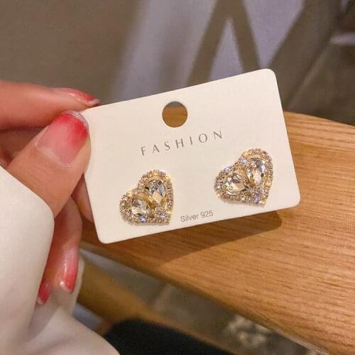 Peach heart earrings Korean temperament net red new simple earrings small and simple personality earrings women