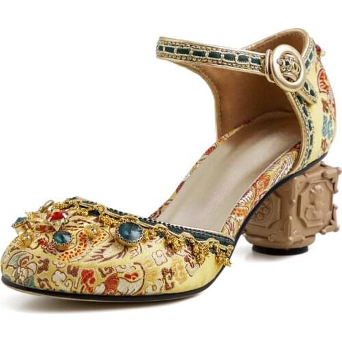Cheongsam Sandals Womens Handmade Embroidery Single Shoes 2021 Summer Red Gold Retro Silk Diamond Lady Pumps High Heels Shoe