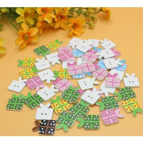 50pcs gift box buttons Mix Wooden Painting Buttons for Craft Scrapbook Sewing Accessories Cardmaking Beauty botones