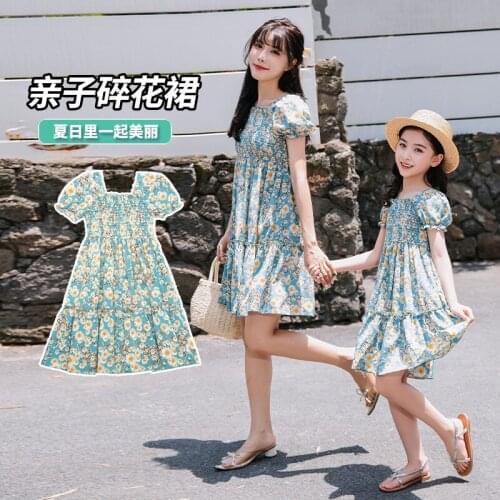 Summer Floral Family Matching Clothes Mom Girls Puff Sleeve Pleated Dresses Mother Daughter Cotton Fashion Family Looks