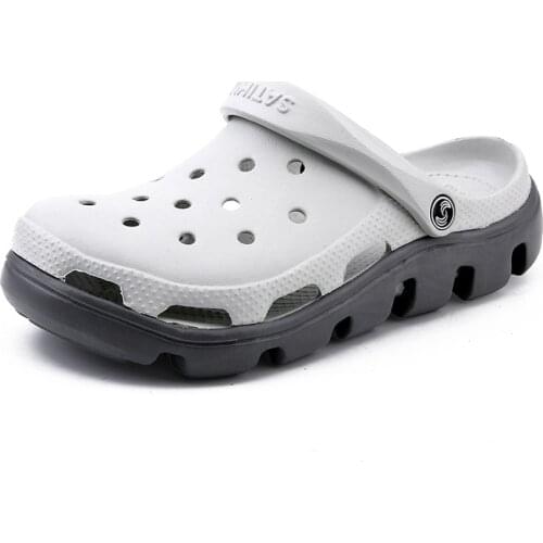 2021 Men Sandals Women Casual Summer High Quality Rubber Hole Shoes Clogs Lovers Home Garden Outdoor Beach Flat Slippers