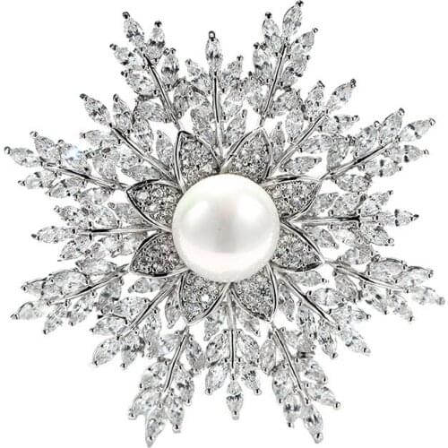 Copper Micro-Inlaid Zircon Brooch Temperament Crystal Snowflake Brooch Womens Cardigan Suit Clothing Accessories