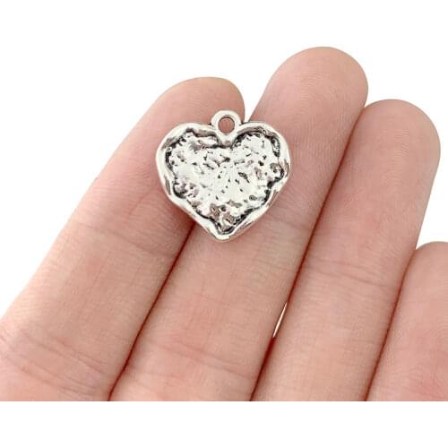 30 x Antique Silver Color Hammered Heart Charms Pendants Beads for Necklace Bracelet Jewelry Making Accessories 18x18mm