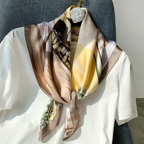 2021 New Style Spring And Summer Beach Sunscreen Headscarf Fashion Lady Square Silk Shawl Womens Quality Printing Silk Scarves