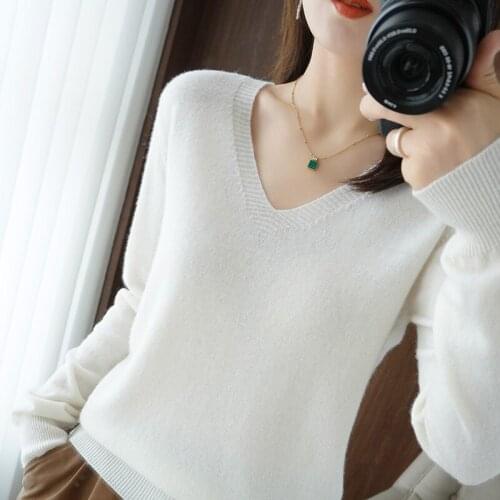 Autumn And Winter New Style V-Neck Sweater Womens Pullover Short Wild Loose Knit Sweater Western Style Low-Neck Bottoming Coat