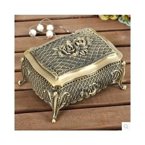European-style creative gift box rose alloy ring box jewelry box vintage metal jewelry display necklace box Z012