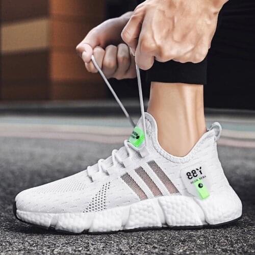 2021Mens Sneakers Outdoor White Casual Shoes Light Running Shoes Breathable Mesh Men Casual Sports Shoes Fashion Tennis Shoes