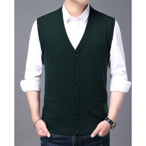 2021 High Quality New Autum Winter Fashion Brand V Neck Knit Korean Vest Christmas Sweater Men Woolen Casual Mens Clothes
