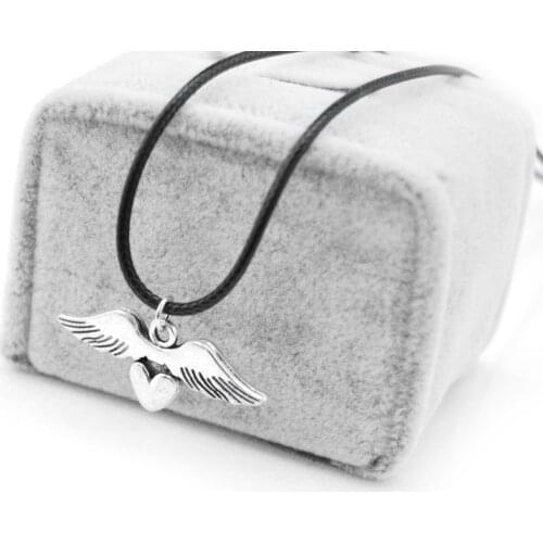 Cute Girls Tiny Love Heart Angel Wing Choker For Women Vintage Leather Chain Heart Pendant Necklace Female Party Gift