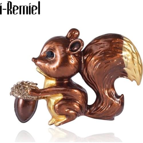 New Enamel Squirrel Brooches for Women and Men Animal Rhinestones Lapel Pin and Brooch Fashion Coat Shirt Badge Jewelry Gifts