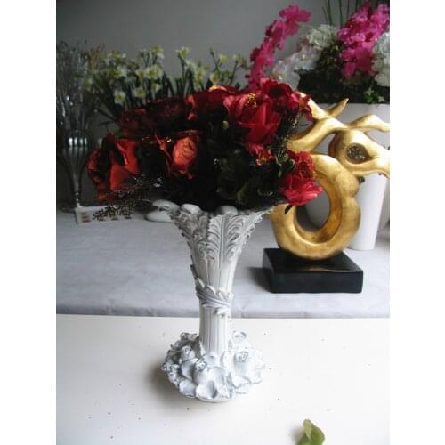 [European] cheap promotional simulation flower arrangement of red roses to roses and rose