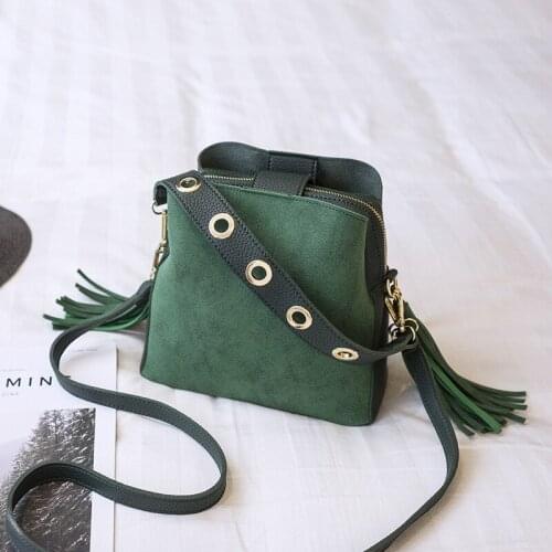 2020 new ladies bag PU solid color fashion bucket bag frosted small bag bag fringed messenger bag