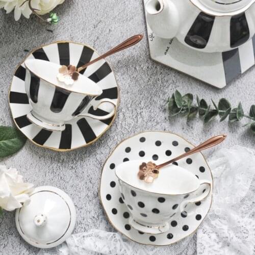 Semplice Stile Retro Onda in Bianco e Nero Dot Strisce Bone China stile Europeo Phnom Penh Tazza di Caffe e Piattino insieme Il