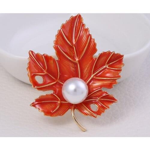 Korea Beautiful Fashion Wild Trend Rhinestone Brooch Maple Crystal Brooch Hot Selling Plant Leaf Brooch Coat Accessories