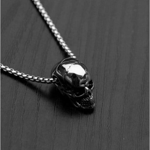 Simple and Fashionable Male Punk High Quality Metal Skull Pendant Necklace