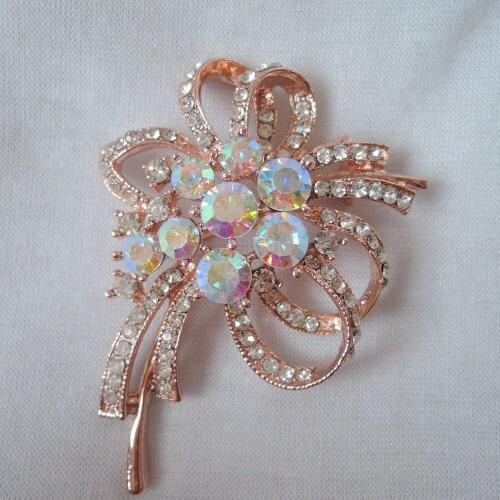 Top new fashion brooch made of metal and crystals