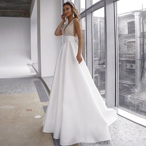 2021 Beach Wedding Dresses Lace Satin Skirt A-Line Bridal Gowns Sleeveless Sexy V-Neck Open Back Princess Party Robe De Mariee