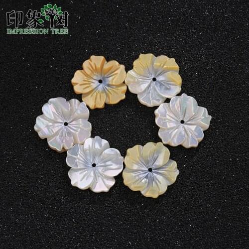 Seashell Yellow/White Flower Shape Charms 1Pc 18*18mm Smooth Side Shell 3D Beads For Handmade Necklace DIY Jewelry Makings 19099