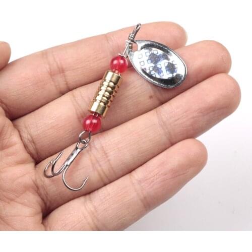 2Pcs Metal Rotating Spinner Spoon Fishing Lure 5.5cm/4g artificial Sequins bait with Treble Hooks Wobbler lures Fishing Tackle