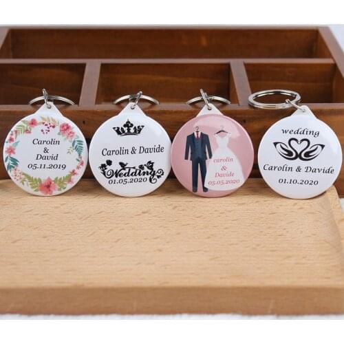 50pcs Personalized name date Keychain with Mirror Custom Wedding Favors And Gifts Wedding Gifts For Guests Wedding Souvenirs
