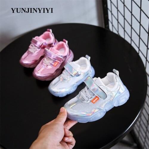 YUNJINYIYI Kids Glowing Shoes
